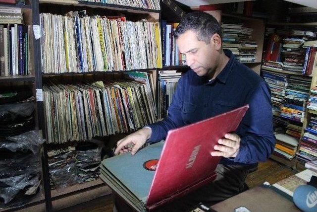 (özel Haber) Asırlık Plaklar 150 Yıl Geriye Götürüyor 1