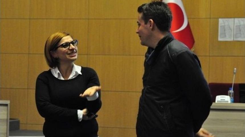 Gaziemir&rsquo;de Belediyecilere &rsquo;&rsquo;beden Dili&rsquo;&rsquo; Dersi