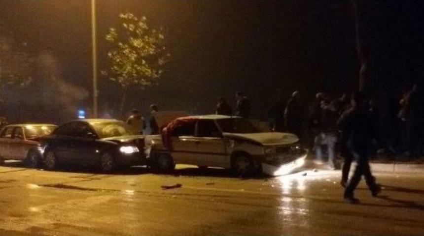 Asker Uğurlama Konvoyunda Zincirleme Kaza