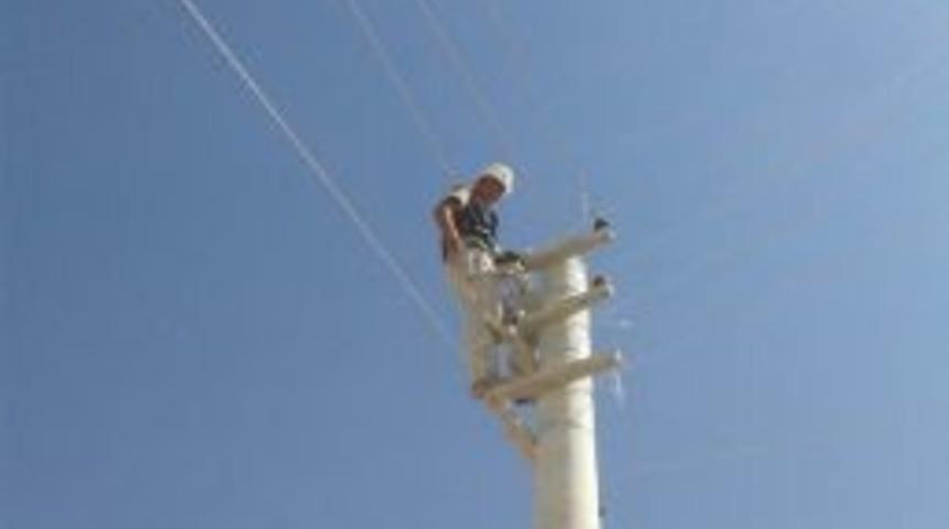 Elektrik Akımına Kapılan İş&ccedil;i &Ouml;ld&uuml;