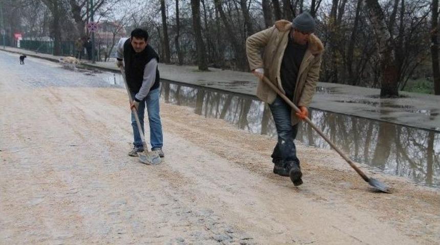 Edirne Belediyesi Ekipleri Taşkın Sonrası Hasarları Onarmaya Başladı