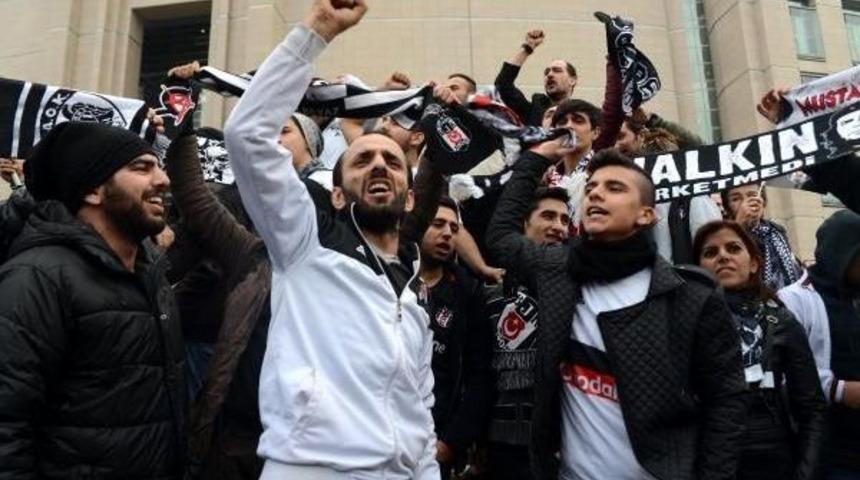 &Ccedil;arşı Davası Taraftarı Adliye &Ouml;n&uuml;nde Buluşturdu