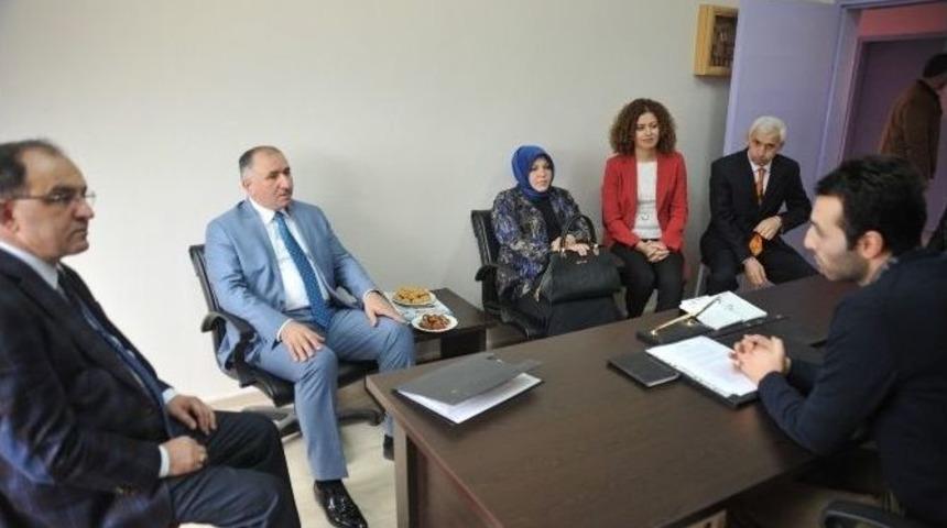 &Ouml;ğrencilere Diş Macunu Ve Fır&ccedil;a Dağıtıldı