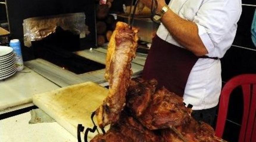 Yozgat&rsquo;a Gelenler, Tandır Kebabı Yemeden Gitmiyor