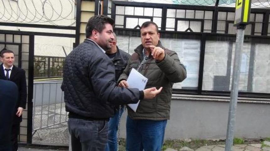 Romanya Başkonsolosluğu &Ouml;n&uuml;nde Zincirli Eylem