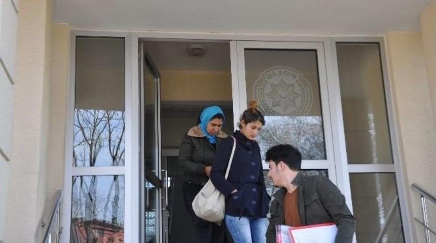 Kapı Dillerini D&uuml;ş&uuml;rerek Evleri Soydular