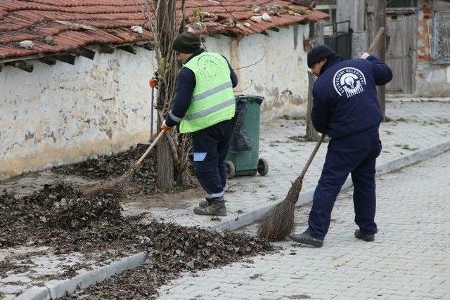 Emek Ve Erenk&ouml;y Mahallelerinde Kapsamlı Temizlik 1