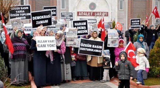 Isparta'da Türk Bayraklı '14 Aralık' Protestosu