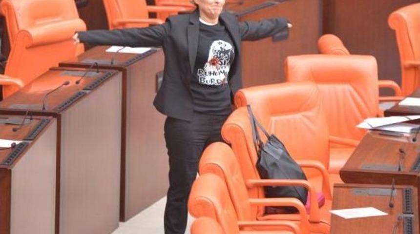 Melda Onur'dan Genel Kurul'da &Ccedil;arşı'ya Destek