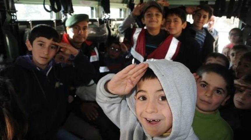 Minik &Ouml;ğrencilerden Asker Selamı