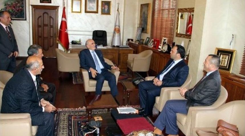 İskele Belediye Başkanı Sadıkoğlu, Başkan Yılmaz&rsquo;ı Ziyaret Etti