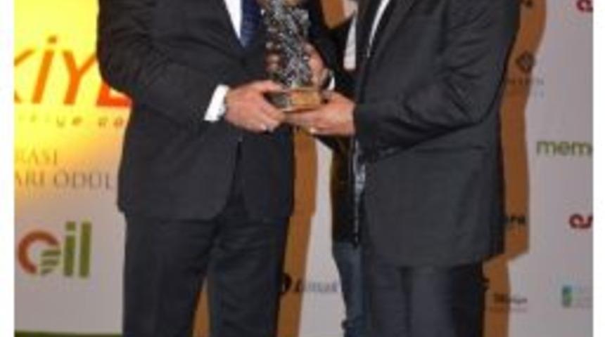 Başkan Tuna, 7. Kez &lsquo;sporda Yılın Yerel Y&ouml;neticisi&rsquo; Se&ccedil;ildi