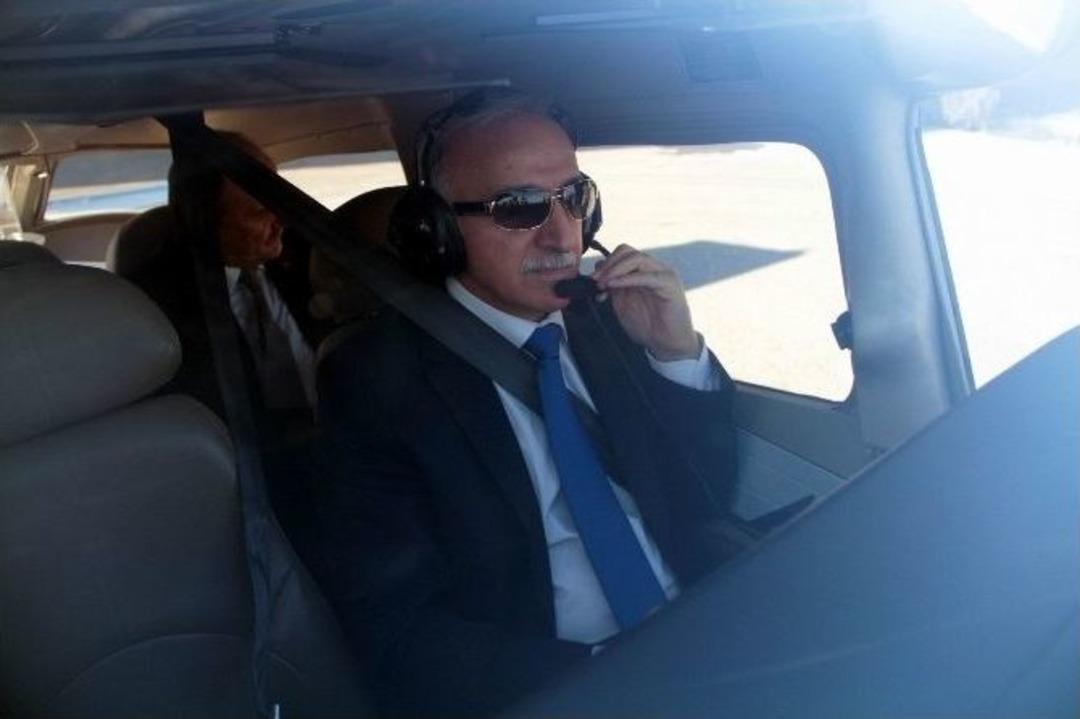 Om&uuml;, Vali Şahin&rsquo;i U&ccedil;urdu