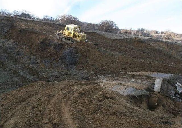 Lök Köyü Yolunun Keskin Virajları Düzeltiliyor