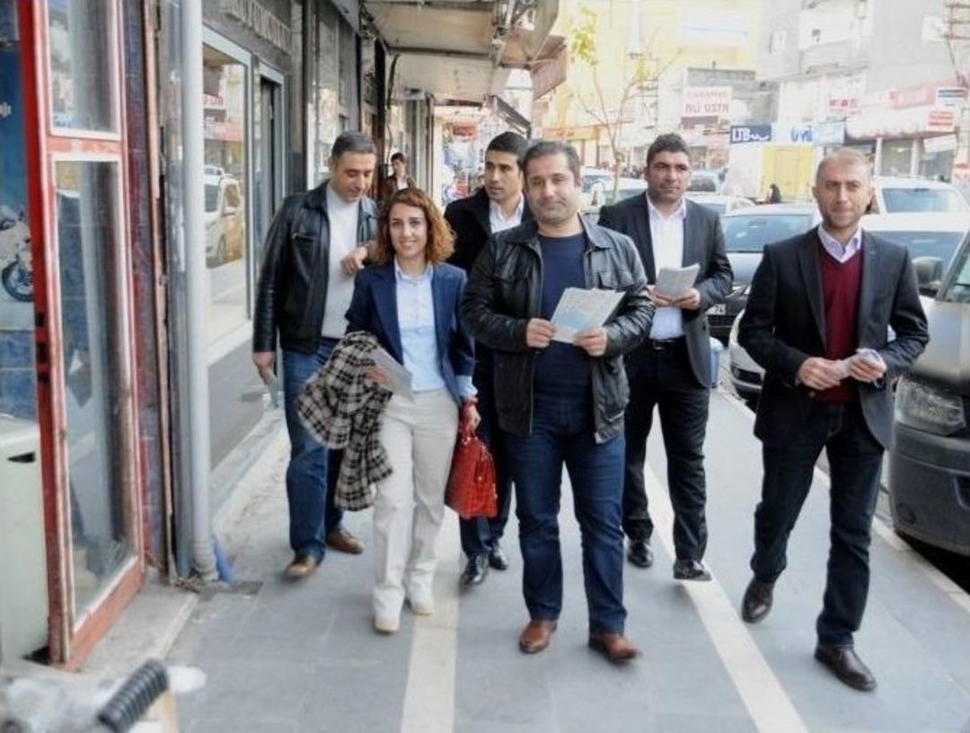 Şırnak Barosu Cizre&rsquo;de İnsan Hakları Evrensel Bildirgesi Broş&uuml;r&uuml; Dağıttı