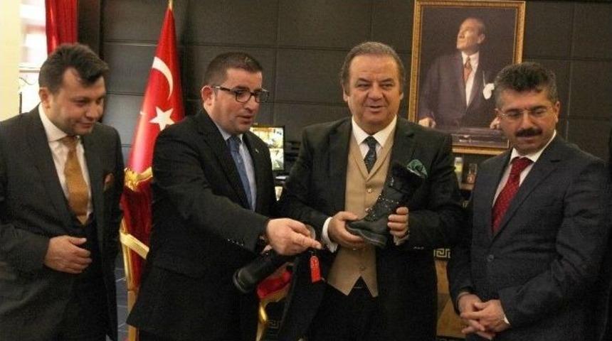 İhtiyaç Sahibi Öğrencilere Yardım