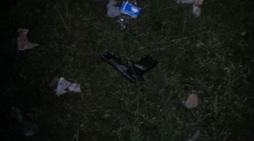 Polise Yakalanınca Tabancayı K&ouml;pr&uuml;den Aşağıya Attı