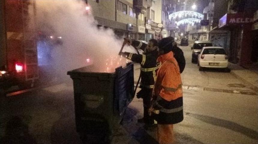 Sigara İzmariti &Ccedil;&ouml;p Konteynırını Yaktı