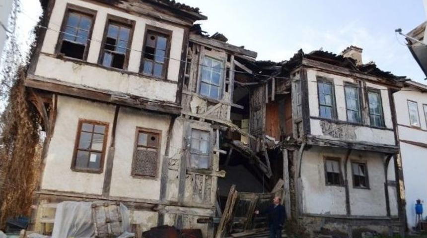 Taraklı Belediye Başkanı &Ouml;zkaraman : &ldquo;bir An &Ouml;nce Virane Evlerden Kurtulmamız Gerekiyor&rdquo;