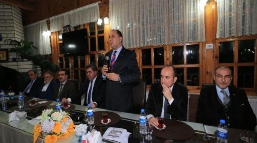 İlahiyat Binasına Destek İ&ccedil;in Toplandılar