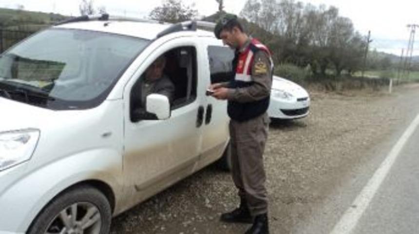 Jandarma Trafik Ekipler Denetimleri S&uuml;rd&uuml;r&uuml;yor