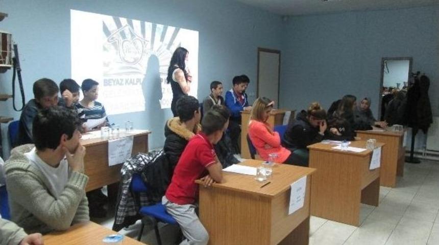 Beyaz Kalpler De Bilgi Yarışması Heyecanı