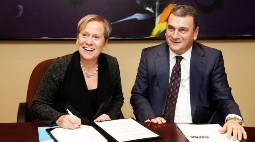 Ko&ccedil; Holding İle Bm Kadın Birimi &Uuml;lkemizde Kadınların G&uuml;&ccedil;lenmesi İ&ccedil;in &Ccedil;alışacak