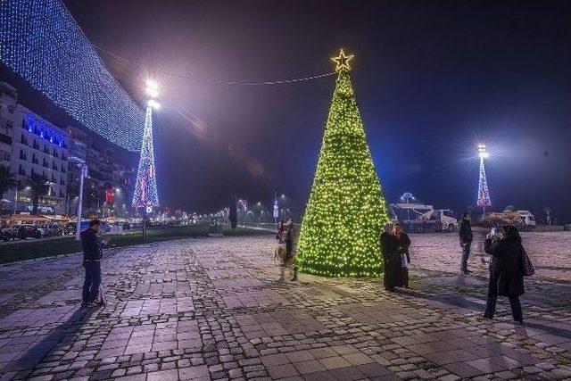 İzmir, Yeni Yılı ’ışıl Işıl’ Karşılıyor