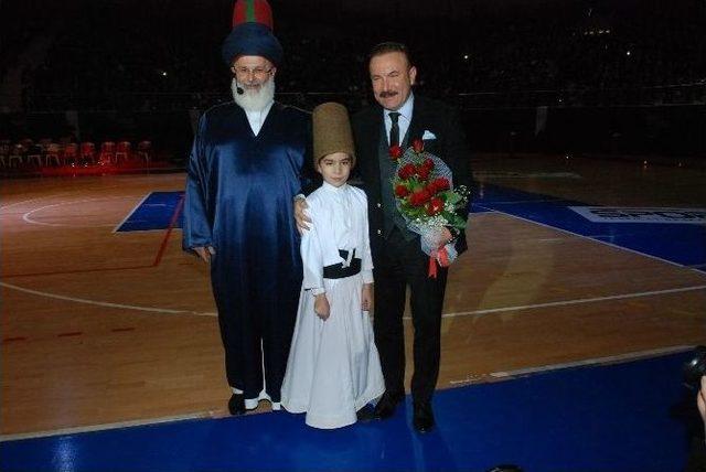 İzmit&rsquo;te Spor Salonuna Sığmayan Şeb-i Arus 1