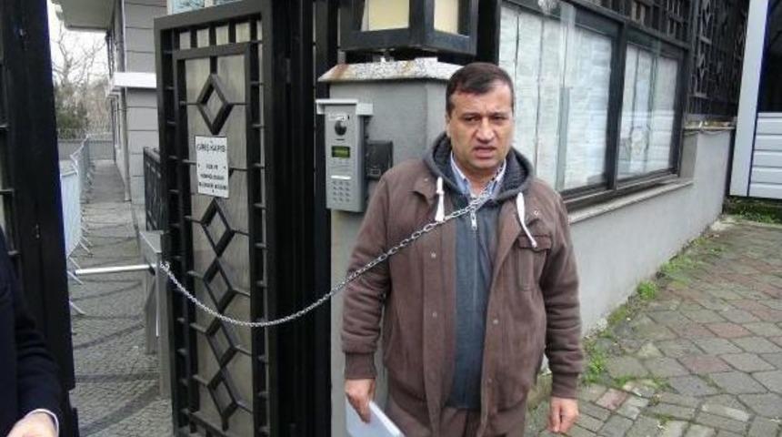 Romanya Başkonsolosluğu'na Yine Kendisini Zincirledi