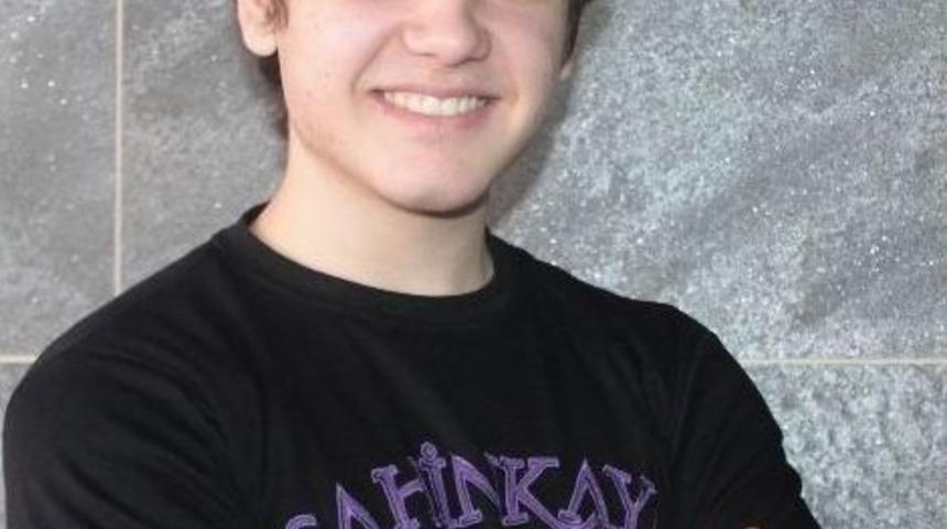 T&uuml;rk Vatandaşı Olan M&uuml;zik Dehasının Hedefi D&uuml;nyada Bir Numara Olmak