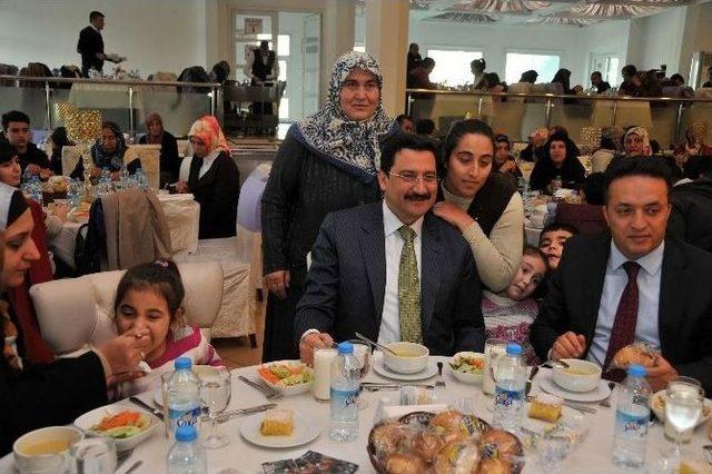 Ke&ccedil;i&ouml;ren&rsquo;de G&ouml;n&uuml;ller Kardeşlik Sofrasında Buluştu 2