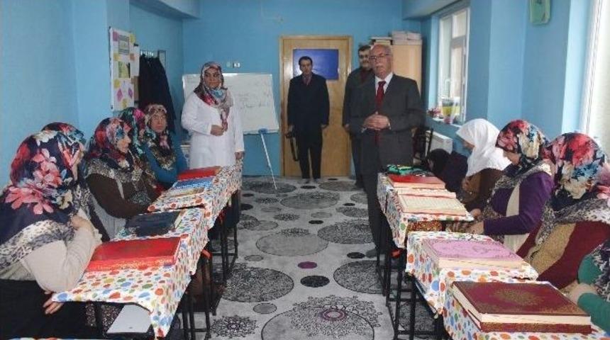 M&uuml;ft&uuml; Hacı Yusuf G&uuml;l: Kur&rsquo;an-ı Kerim, İnsanlar İ&ccedil;in Kurtuluş Re&ccedil;etesidir