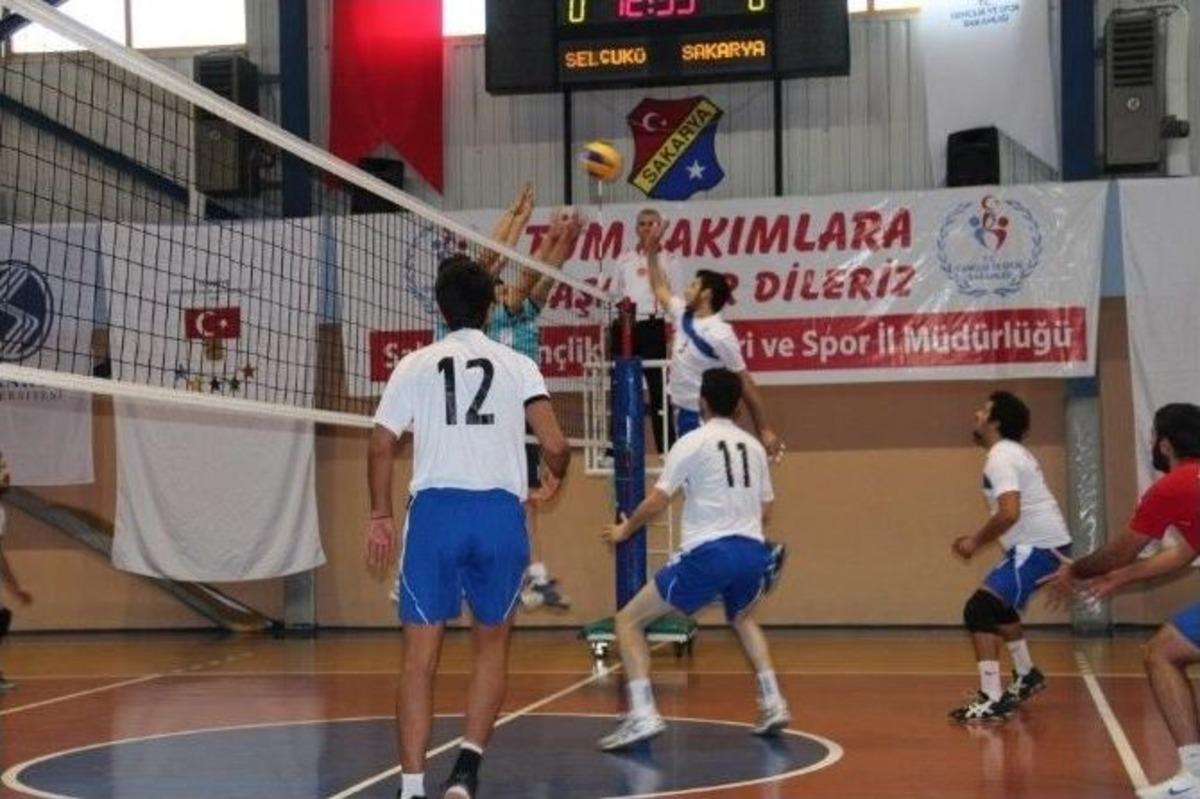 &Uuml;niversitelerarası Voleybol Ma&ccedil;ları Başladı