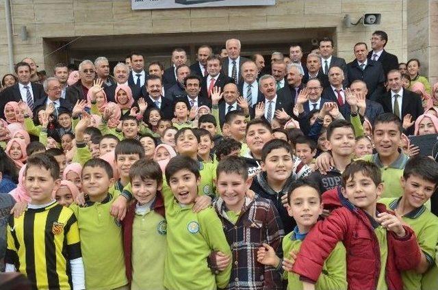 Bakan Işık, Kocaeli’de Okul Açılışına Katıldı 3