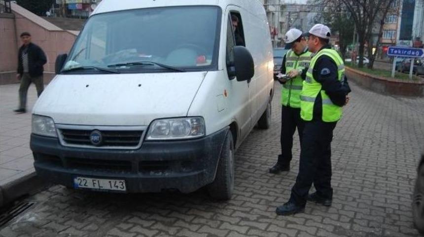 Malkara Polisi Vatandaşın Can G&uuml;venliği İ&ccedil;in Kış Lastiği Denetimine &Ccedil;ıktı