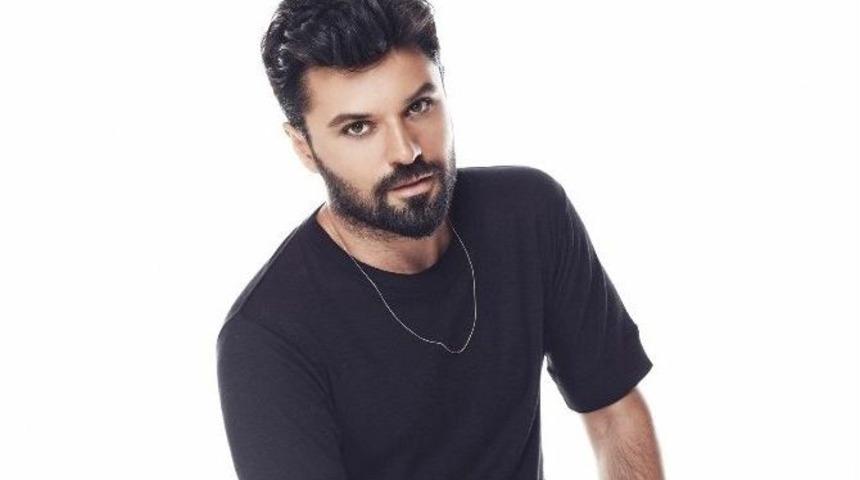 Emir, Bu Kez Kendi Şarkılarını S&ouml;yledi