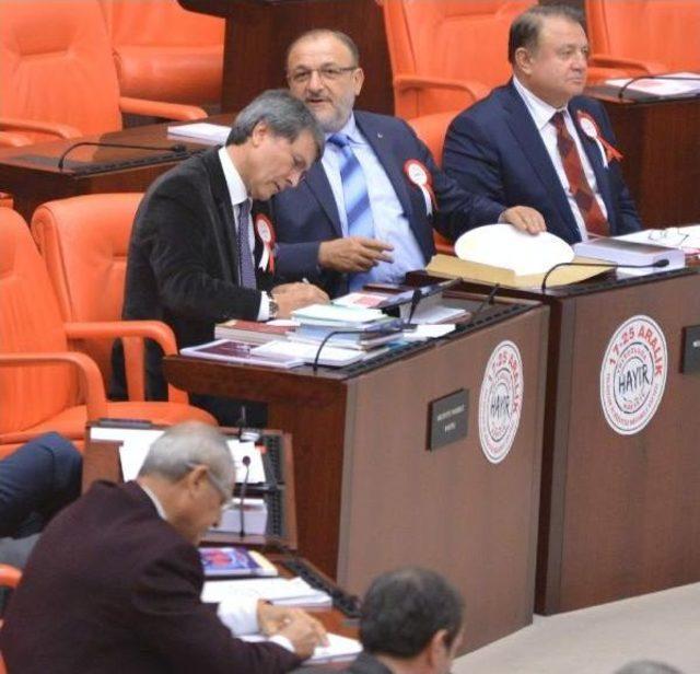 Mhp'den Genel Kurul'da '17 Aralık' Protestosu