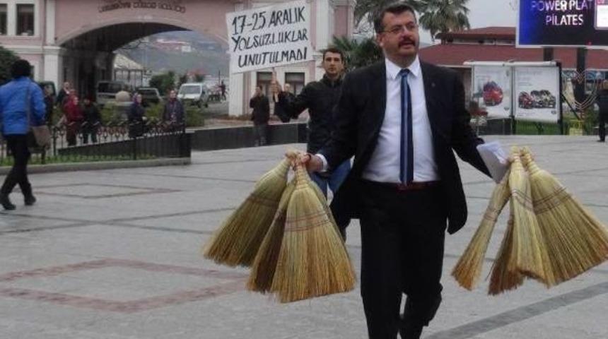 Bandırma Mhp&rsquo;Den 17 Aralık'a S&uuml;p&uuml;rgeli Eylem