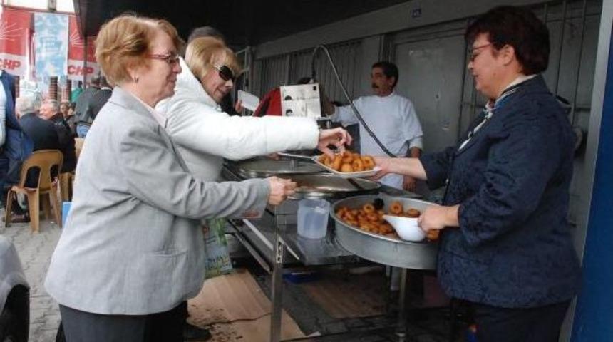 Erdoğan'a Mitingte Ayakkabı Kutusu G&ouml;steren Nurhan G&uuml;l, Milletvekili Aday Adayı