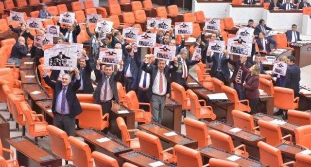 Chp'lilerden Tbmm'de Dövizli Protesto