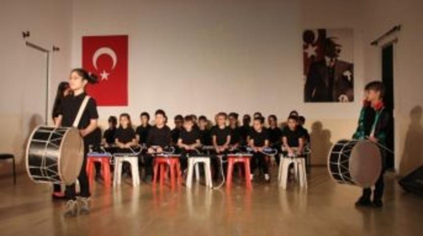 Manisa İl Milli Eğitim M&uuml;d&uuml;r&uuml;nden &rsquo;yerli Malı&rsquo; Tepkisi