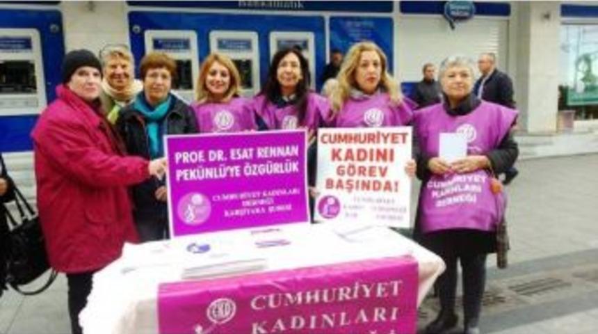 Karşıyakalı Kadınlar&rsquo;dan Prof.pek&uuml;nl&uuml; İ&ccedil;in İmza Kampanyası