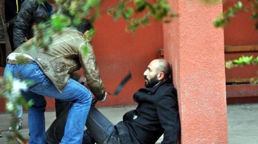 Husumetlisini Bacaklarından Vurdu