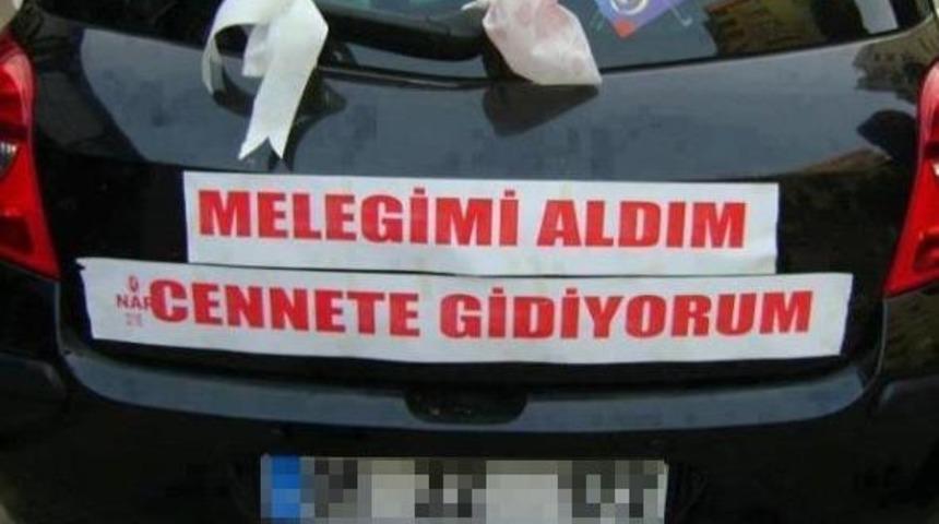 Evlendirirken g&uuml;ld&uuml;ren gelin arabaları!