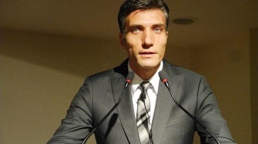 &Ouml;zg&uuml;r Yankaya &Ouml;ğrencilerle Bir Araya Geldi