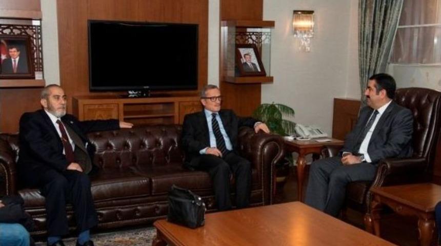 Devlet Eski Bakanı Prof. Dr. Mustafa Sait Yazıcıoğlu, Vali Doğan&rsquo;ı Ziyaret Etti