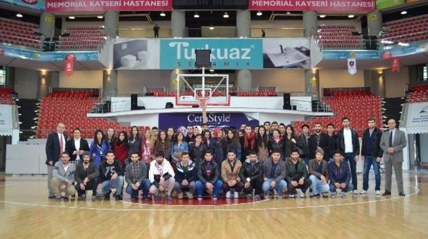 Beden Eğitimi &Ouml;ğrencileri Kongre Merkezi&rsquo;ni Ziyaret Etti