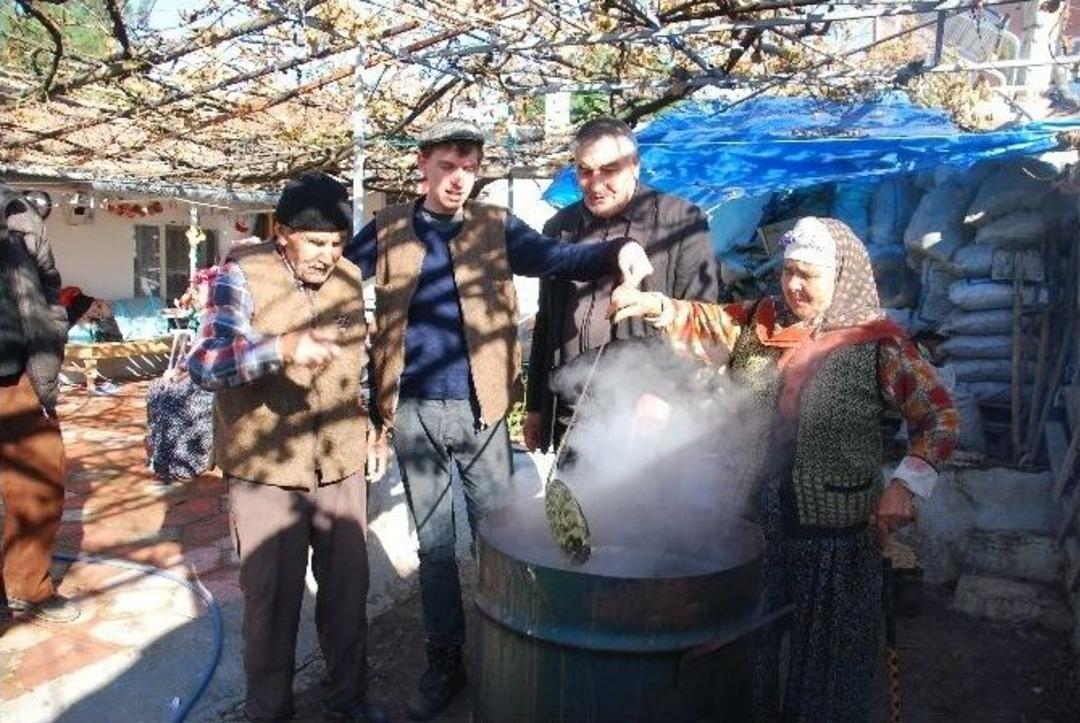 (&ouml;zel Haber) Alman Akademisyen Hem Sabun Yaptı, Hem T&uuml;rk&ccedil;e Olarak Anlattı