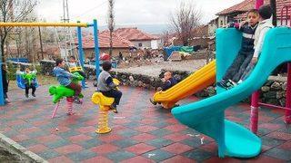 Okul Bahçelerine Oyun Parkı